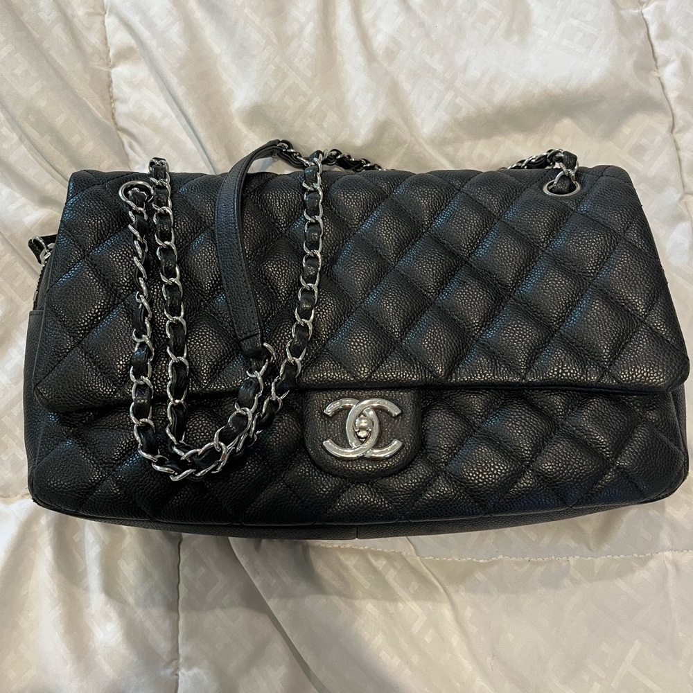 Authentic CHANEL flap bag. Black Caviar leather. Silver hardware. - Picture 10 of 15